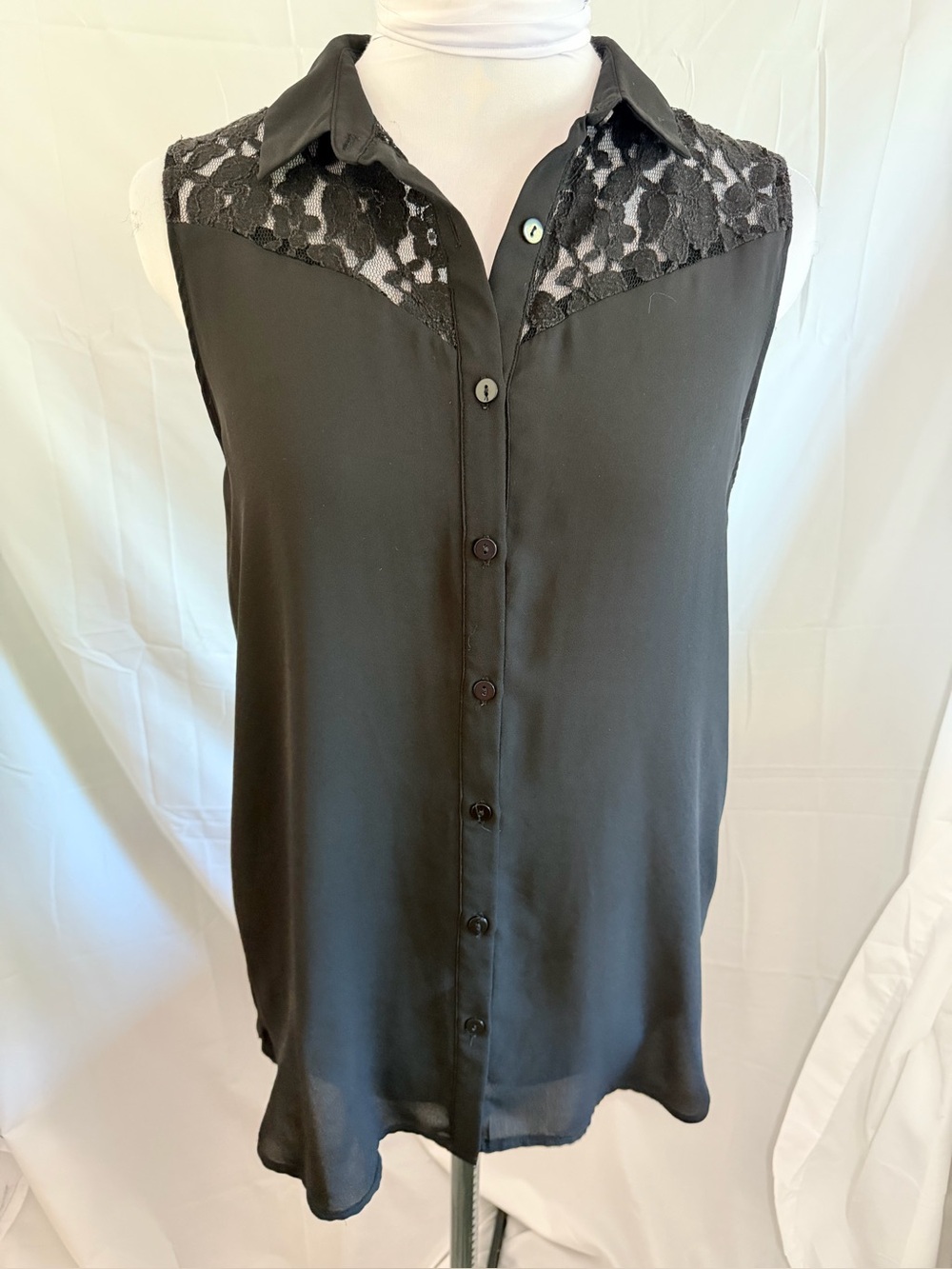 H&M Divided Sleeveless Chiffon Button-Down Blouse with a Black Lace Yoke
